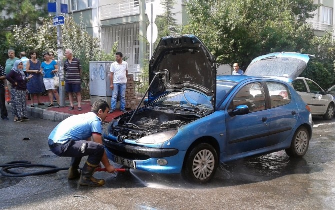 Seyir Halindeki Araç Alev Aldı