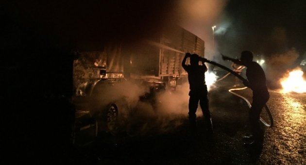 Seyir Halindeki Kamyon Alev Alev Yandı