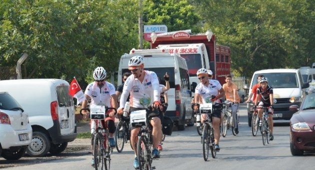 Sınır Ötesi Bisiklet Turu Yolcuları Akhisar’dan Geçti