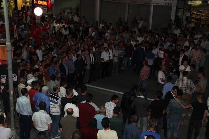 Sivas’ta Teröre Lanet Yağdı