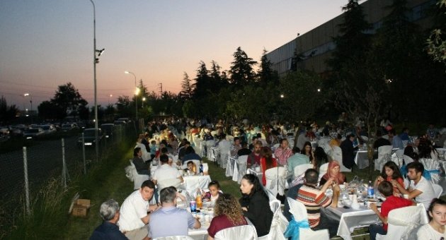 Standard Profil Düzce Ailesi İftarda Bir Araya Geldi