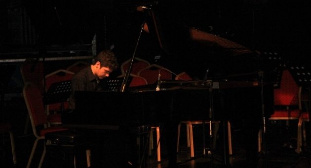 Suriyeli Sığınmacı Piyanist Kocaeli’de Konser Verdi