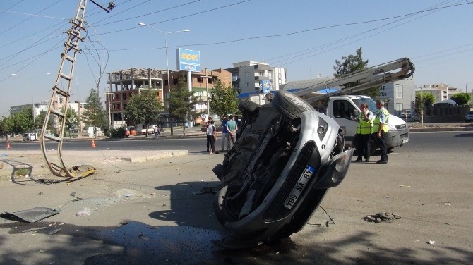 Takla Atan Araçta Yaralanan 4 Kişi Araçtan Çıkıp Kaza Yerinden Kaçtılar