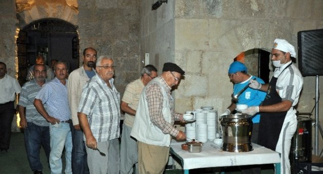 Tarsus’ta ‘Bereket Çorbası’ Dağıtıldı