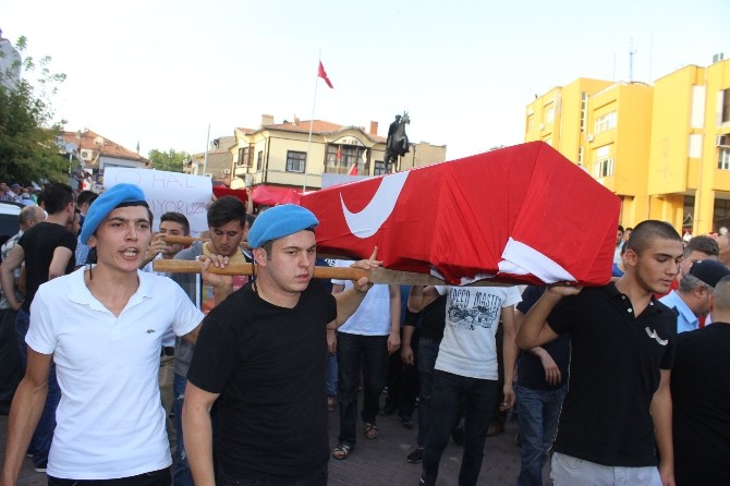Tavşanlı’da Şehitler İçin Gıyabi Cenaze Namazı Kılındı