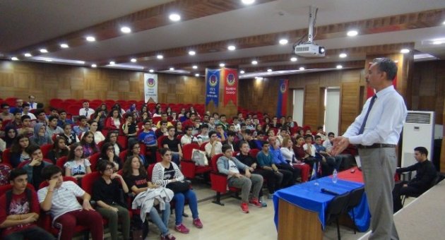 TED Kolleji Öğrencilerine Seminer Verdi
