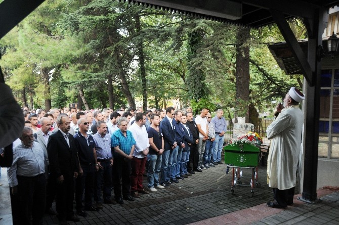 TEK Kurşunla İntihar Eden 2 Kişiden Genç Kız Bursa’da Toprağa Verildi