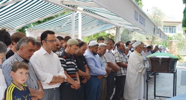 Trafik Canavarına Kurban Olan İki Gence Hüzünlü Veda