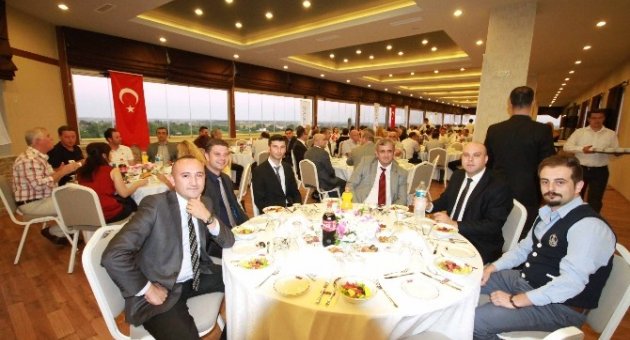 Tredaş Çalışanları İftarda Bir Araya Geldi