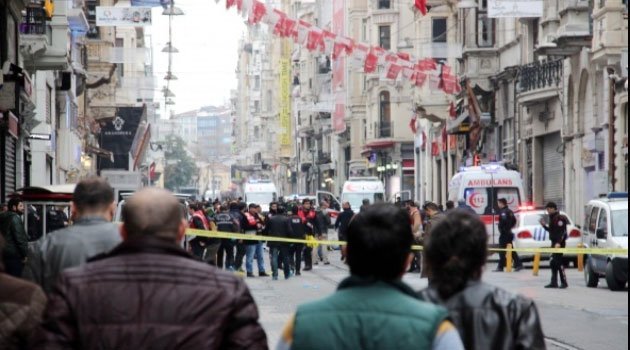 Türkiye'nin kalbi İstiklal'de bombalı saldırıyla yandı