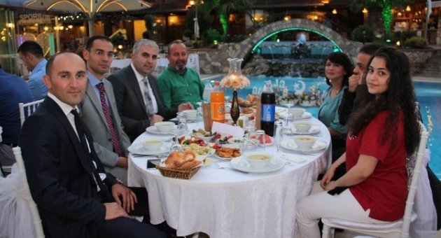 UEDAŞ Ve Clk Uludağ Elektrik Ailesi İftarda Buluştu...(düzeltme-tekrar)