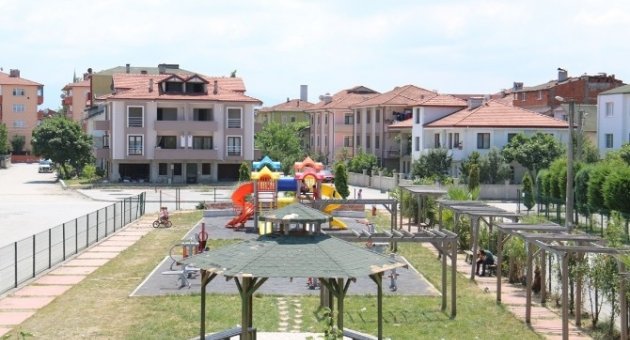Uzun Park, Tenis Kortuna Kavuşuyor