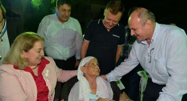 Vali Çakacak, Huzurevinde Kalan Yaşlılarla İftarda Bir Araya Geldi