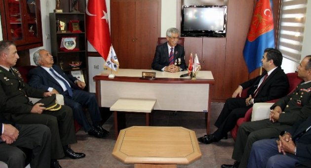 Vali Düzgün Muharip Gaziler Derneği’ni Ziyaret Etti