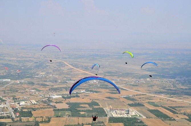 Xc Open Yamaç Paraşütü Şampiyonası Akşehir’de Başladı