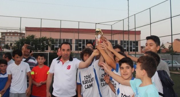 Yaz Kuran Kursu Futbol Turnuvası Şampiyonu Kırklar Cami Takımı Oldu