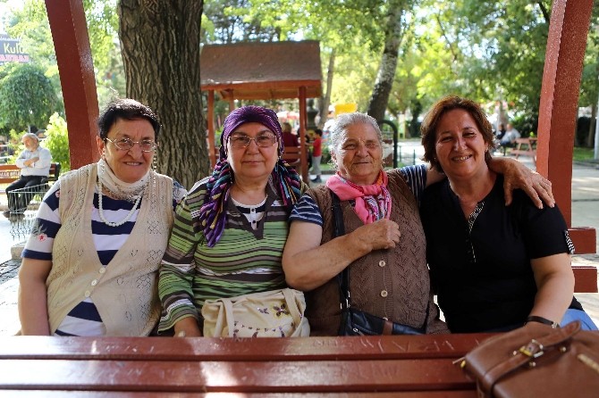 Yenimahalle’nin Parkları Dolup Taşıyor