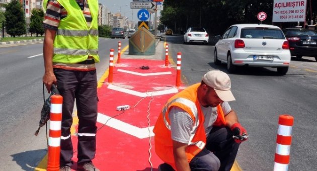 Yol Çizgileri Yenileniyor