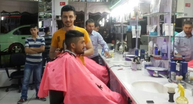 Yozgat’ta Berber Ve Kuaförlerde Bayram Yoğunluğu