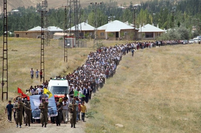 YPG’li Güler Toprağa Verildi