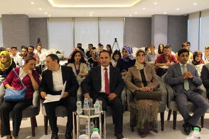 Yurtdışı Genç Liderler Projesi Kapsamında Eğitim Görenlere Sertifika Verildi